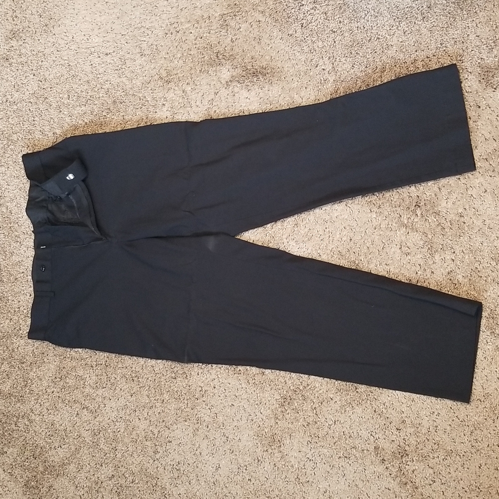 Stafford Classic Fit Dress Pants. Classic Fit 36x30. Decent Condition.